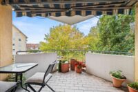 Balkon mit Markise
