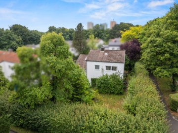Freistehendes EFH mit Entwicklungspotenzial auf großem Grundstück in ruhiger Lage Böfingens, 89075 Ulm, Einfamilienhaus