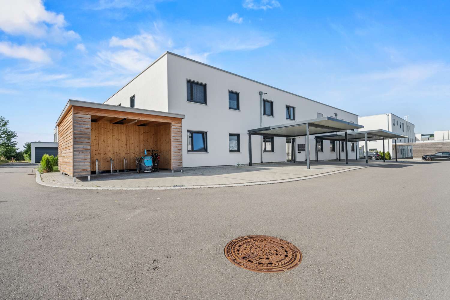 Nordansicht / Parken
