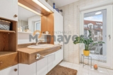 Badzimmer 1. OG - Großes Reihenmittelhaus mit 175 m² Wfl., Sauna, Garage und Fernwärme in gefragter Wohngegend.