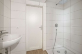 Dusche + WC - Raum, Ruhe, Rückzug – großzügiges Familienhaus am Ortsrand von Rindenmoos