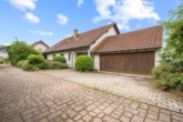 Straßenansicht - Raum, Ruhe, Rückzug – großzügiges Familienhaus am Ortsrand von Rindenmoos