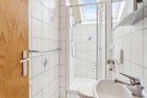 Badezimmer DG - Zweifamilienhaus mit viel Platz und Potenzial – ideal für Familien oder Mehrgenerationen