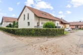 Titelbild - Zweifamilienhaus mit viel Platz und Potenzial – ideal für Familien oder Mehrgenerationen
