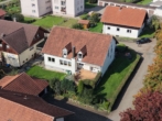 Drohnenaufnahme - Zweifamilienhaus mit viel Platz und Potenzial – ideal für Familien oder Mehrgenerationen