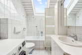 Badezimmer DG - Zweifamilienhaus mit viel Platz und Potenzial – ideal für Familien oder Mehrgenerationen