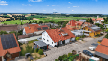 Großzügige Doppelhaushälfte mit ELW und viel Platz für die Familie, 88524 Uttenweiler, Doppelhaushälfte