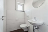 Gäste-WC - Sofort einziehen und genießen – moderne Wohnung mit Balkon & Garage in Ummendorf